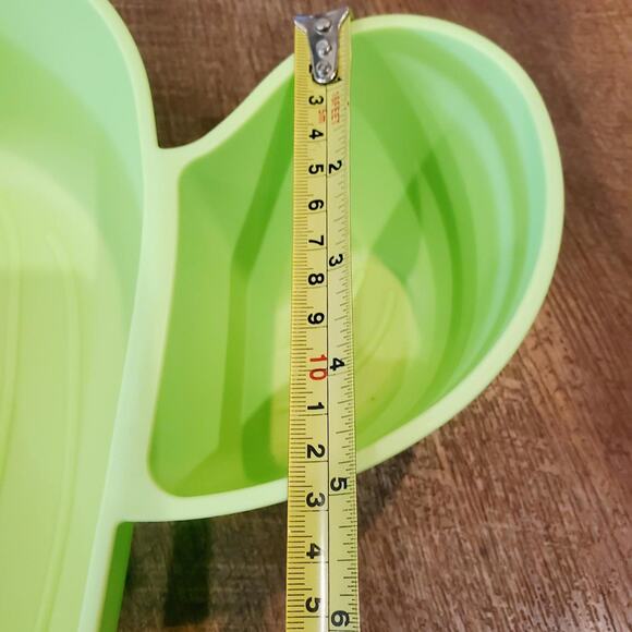 Green cactus shaped serving tray chips dip football parties birthday supplies - Picture 3 of 8